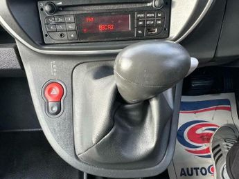 Renault Kangoo ZE ML20 33kWh Business Auto MWB 4dr (i)