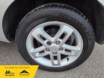 Kia Soul 1.6 CRDi 2 SUV 5dr Diesel Auto Euro 4 (126 bhp)