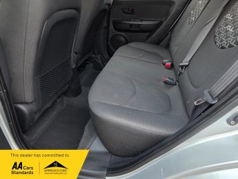 Kia Soul 1.6 CRDi 2 SUV 5dr Diesel Auto Euro 4 (126 bhp)