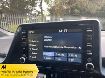 Toyota CHR DESIGN (LEATHER-SAT NAV)