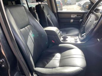 Land Rover Discovery SDV6 SE TECH