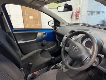 Toyota AYGO VVT-I BLUE