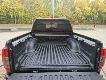 Nissan Navara DCI TEKNA 4X4 SHR DCB