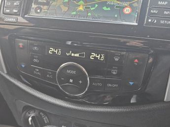 Nissan Navara DCI TEKNA 4X4 SHR DCB