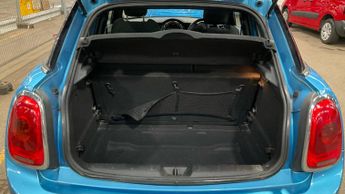 MINI Hatch 1.5 Cooper Hatchback 5dr Petrol Auto Euro 6 (s/s) (136 ps)