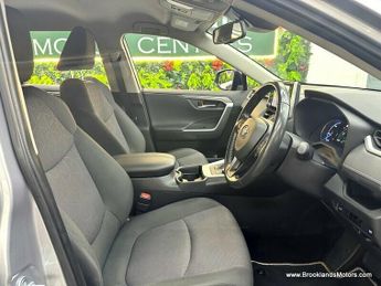 Toyota RAV4 2.5 VVT-I DESIGN [SAT NAV, REVERSE CAMERA & 4WD]