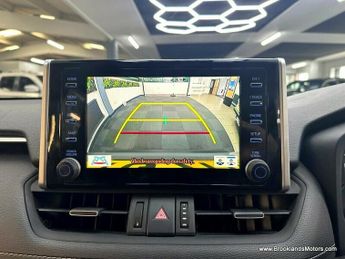 Toyota RAV4 2.5 VVT-I DESIGN [SAT NAV, REVERSE CAMERA & 4WD]