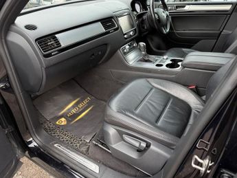 Volkswagen Touareg V6 R-LINE TDI BLUEMOTION TECHNOLOGY