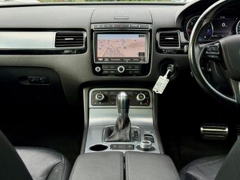Volkswagen Touareg V6 R-LINE TDI BLUEMOTION TECHNOLOGY