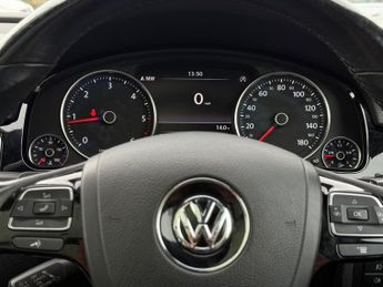 Volkswagen Touareg V6 R-LINE TDI BLUEMOTION TECHNOLOGY