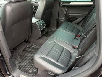 Volkswagen Touareg V6 R-LINE TDI BLUEMOTION TECHNOLOGY