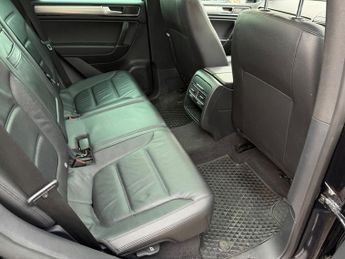 Volkswagen Touareg V6 R-LINE TDI BLUEMOTION TECHNOLOGY