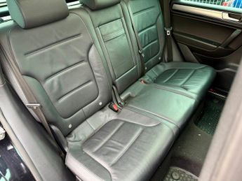 Volkswagen Touareg V6 R-LINE TDI BLUEMOTION TECHNOLOGY