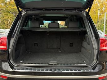 Volkswagen Touareg V6 R-LINE TDI BLUEMOTION TECHNOLOGY