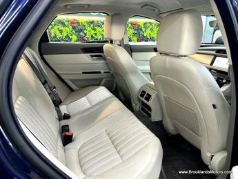 Jaguar XF 2.0 D PORTFOLIO [4X SERVICES, SAT NAV, LEATHER & REVERSE CAMERA]
