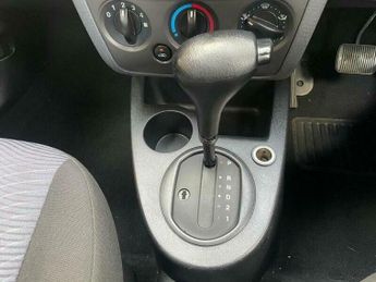 Ford Fusion 1.6 Zetec Hatchback 5dr Petrol Automatic (179 g/km, 99 bhp)