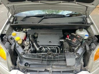 Ford Fusion 1.6 Zetec Hatchback 5dr Petrol Automatic (179 g/km, 99 bhp)