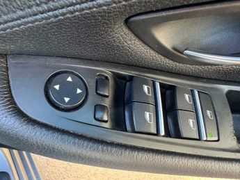 BMW 5 SERIES 2.0 520d SE Touring 5dr Diesel Steptronic Euro 5 (s/s) (184 ps)