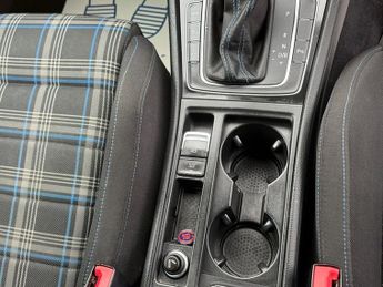 Volkswagen Golf 1.4 TSI 8.7kWh GTE Advance Hatchback 5dr Petrol Plug-in Hybrid D