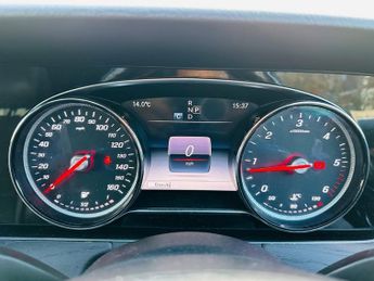 Mercedes E220 E 220 D AMG LINE PREMIUM