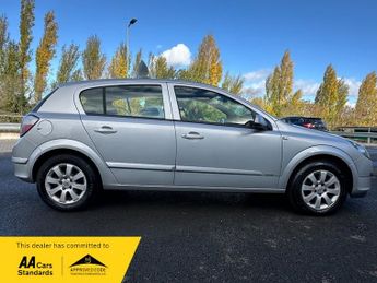 Vauxhall Astra AUTO 1.8 PETROL CLUB 16V 5-DR 123 BHP AUTOMATIC