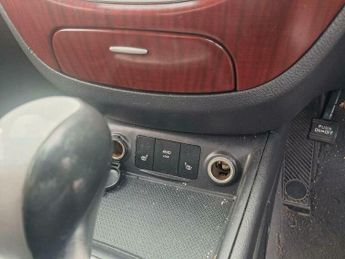 Hyundai Santa Fe 2.2 CRTD CDX Auto 4WD Euro 3 5dr (7 seat)