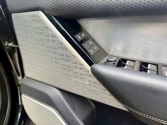 Land Rover Range Rover Velar R-DYNAMIC SE