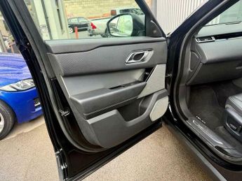 Land Rover Range Rover Velar R-DYNAMIC SE