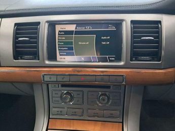 Jaguar XF 2.7d V6 Luxury Auto Euro 4 4dr