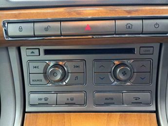 Jaguar XF 2.7d V6 Luxury Auto Euro 4 4dr