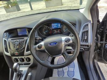 Ford Focus 1.6 Zetec Navigator Hatchback 5dr Petrol Powershift Euro 5 (125 