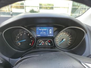 Ford Focus 1.6 Zetec Navigator Hatchback 5dr Petrol Powershift Euro 5 (125 