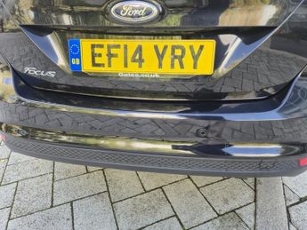 Ford Focus 1.6 Zetec Navigator Hatchback 5dr Petrol Powershift Euro 5 (125 