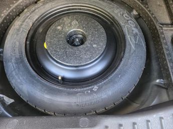 Ford Focus 1.6 Zetec Navigator Hatchback 5dr Petrol Powershift Euro 5 (125 