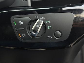 Audi A4 AVANT TDI S LINE BLACK EDITION