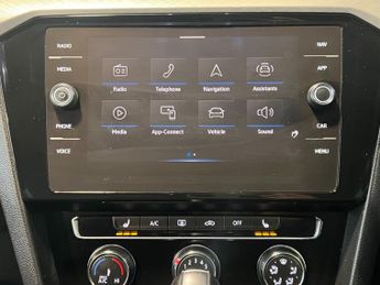 Volkswagen Passat 1.6 TDI SEL DSG Euro 6 (s/s)