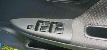 Nissan Note 1.6 16v SE Hatchback 5dr Petrol Automatic (166 g/km, 109 bhp)