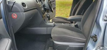 Ford Focus 1.6 Ghia Hatchback 5dr Petrol Automatic (184 g/km, 99 bhp)