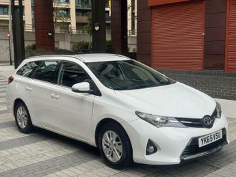 Toyota Auris 1.8 VVT-h Icon Touring Sports CVT Euro 5 (s/s) 5dr