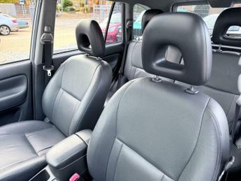 Toyota RAV4 2.0 VVT-i VX SUV 5dr Petrol Automatic 4WD (224 g/km, 147 bhp)