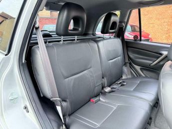 Toyota RAV4 2.0 VVT-i VX SUV 5dr Petrol Automatic 4WD (224 g/km, 147 bhp)
