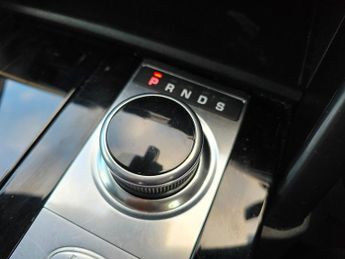 Land Rover Discovery 3.0 TD V6 HSE SUV 5dr Diesel Auto 4WD Euro 6 (s/s) (258 ps)