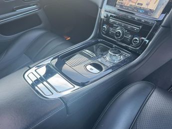Jaguar XJ 5.0 V8 Supersport Saloon 4dr Petrol Auto Euro 5 (510 ps)