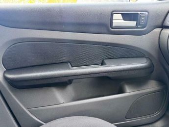 Ford Focus 1.6 Zetec Climate 5dr