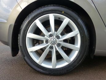 Volkswagen Golf SV GT TSI DSG