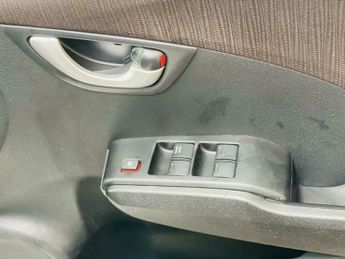 Honda Jazz 1.3h IMA HS Hatchback 5dr Petrol Hybrid CVT Euro 5 (102 ps)