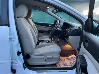 Ford Focus 2.0 Ghia Hatchback 5dr Petrol Automatic (192 g/km, 143 bhp)