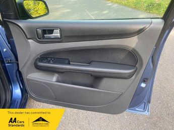 Ford Focus 1.6 SPORT 16V Automatic