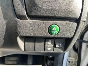 Honda Fit 1.5 Hybrid F Auto 5dr