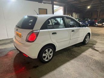 Kia Rio 1.4 1 5dr
